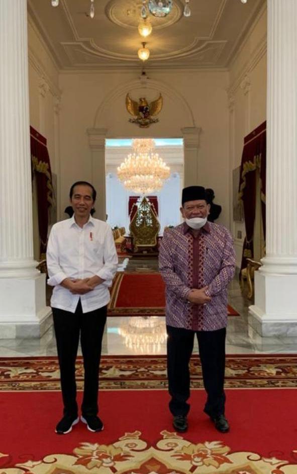 Ketua DPD RI AA LaNyalla Mahmud Mattalitti usai bertemu empat mata dengan Presiden Joko Widodo di Istana Merdeka, Rabu (13/5/2020).