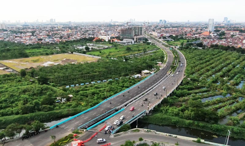 Jalan Middle East Ring Road (MERR) telah rampung 100 persen membentang sepanjang 10,75 kilometer.