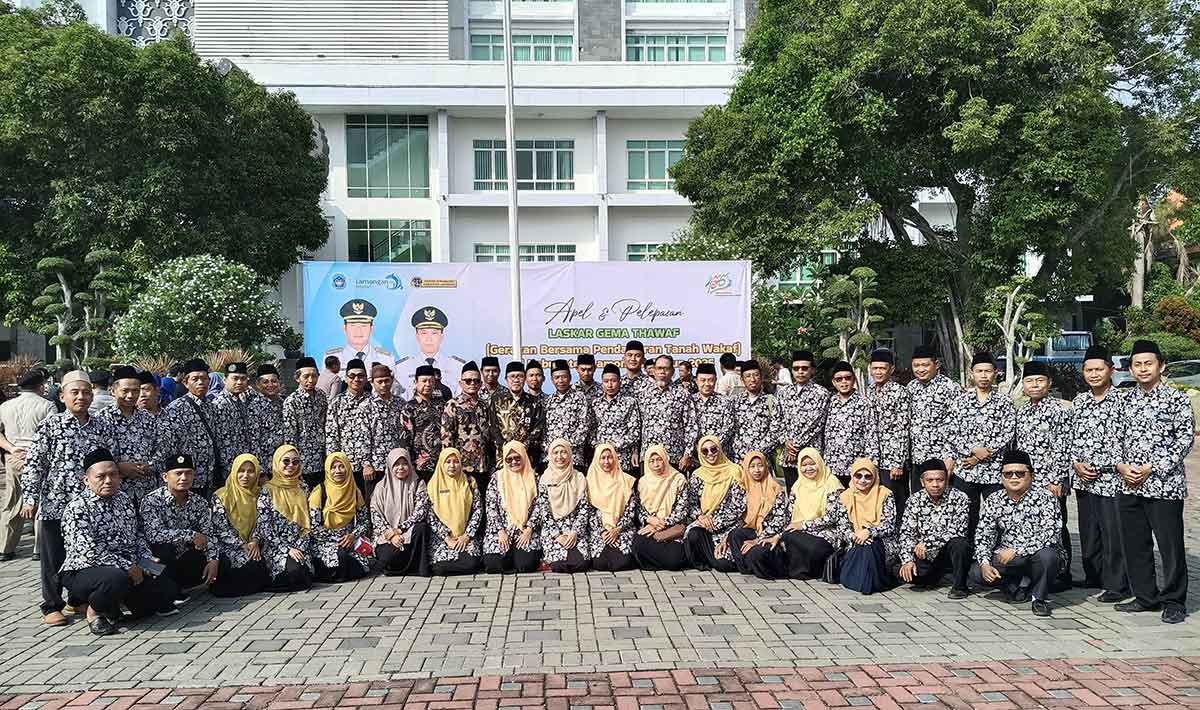 Laskar Gema Tawaf yang diberangkatkan bupati lamongan.