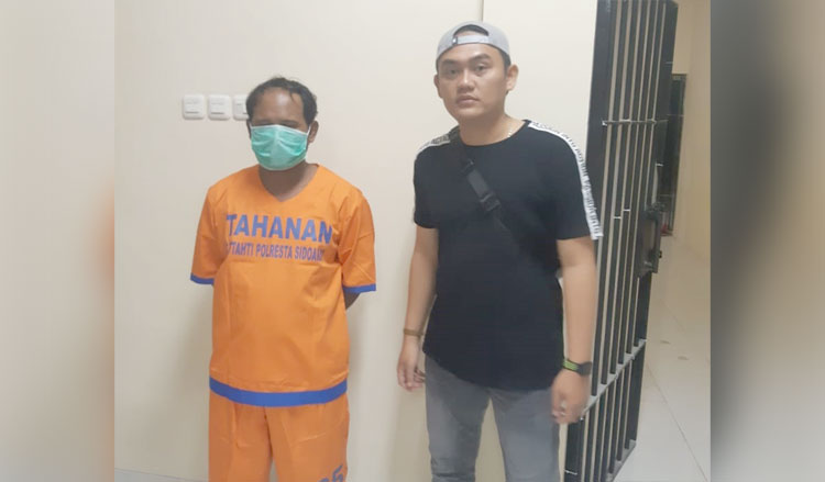 Kabul, pelaku pembunuhan Sunarah saat hendak dijebloskan ke tahanan.