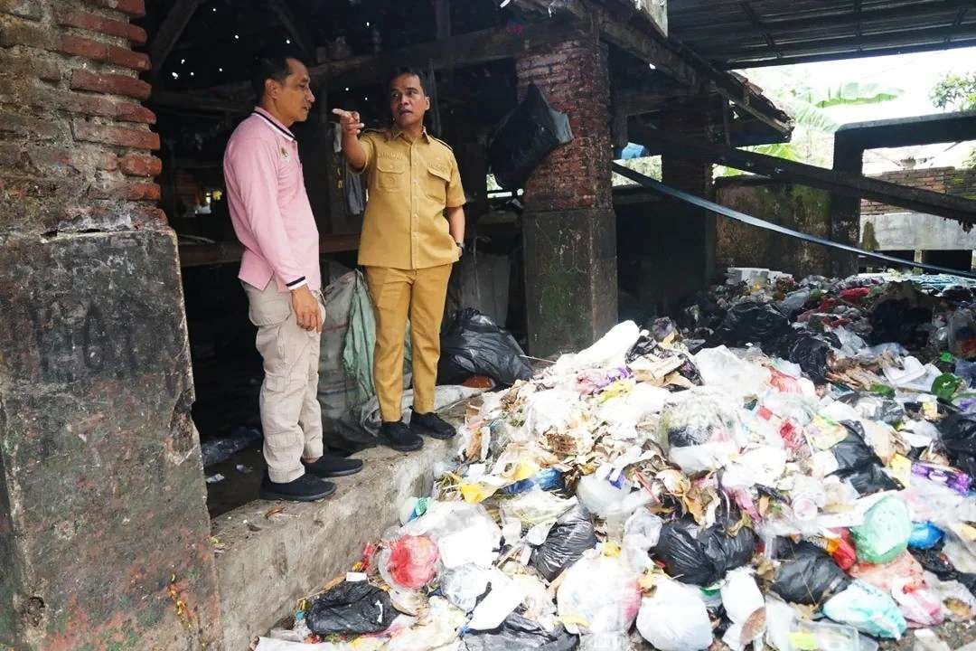 Bupati Bangakalan saat meninjau lokasi RDU di Jl. Letnan Sunarti