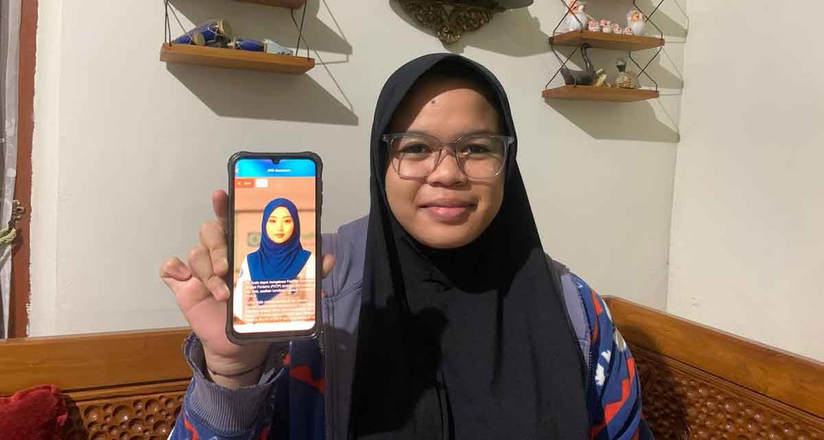 Peserta JKN asal Desa Slumbung, Kecamatan Ngadiluwih, Kabupaten Kediri, Cahya Gita Mahrani. Foto: Ist 