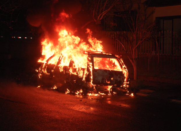 Ilustrasi mobil terbakar (pexels/rodrigoteixeiria)
