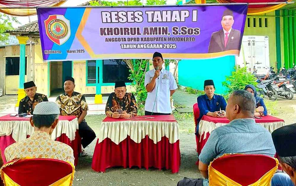 Anggota DPRD Kabupaten Mojokerto dari Fraksi Nasdem, Choirul Amin, saat menggelar reses tahap pertama. Foto: ARIS/ BANGSAONLINE