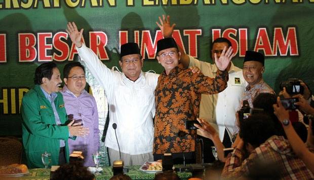 Ketua Umum DPP PPP Surya Dharma Ali bersama Prabowo dalam suatu acara. Foto: rimanews.com