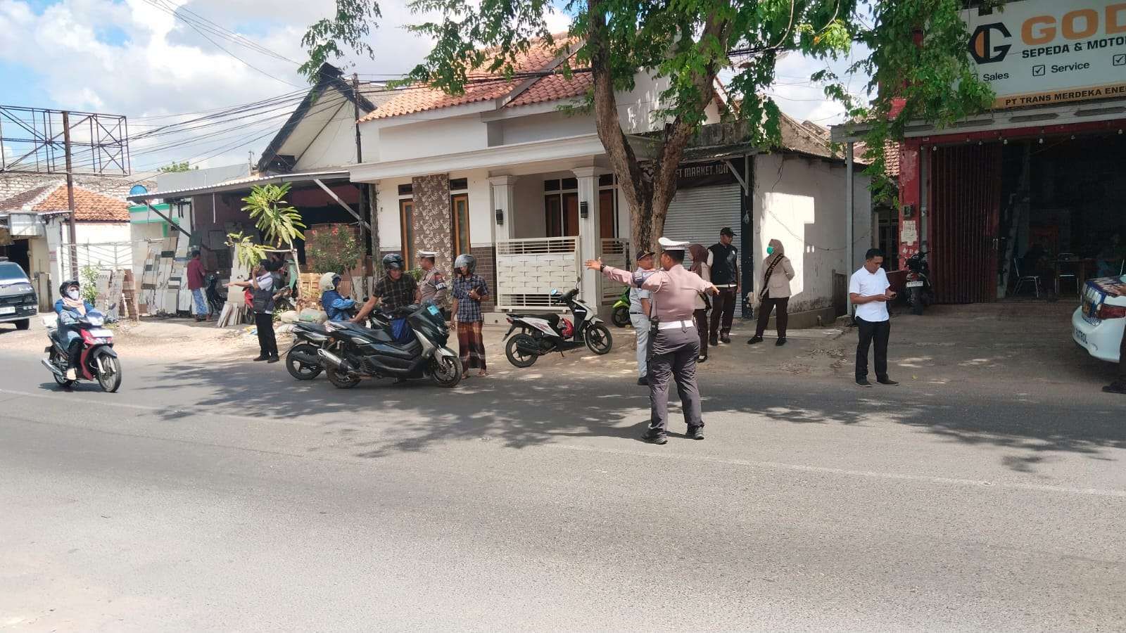 Operasi tertib pajak yang digelar Satlantas Polres Sumenep bersama Bapenda dan Jasa Raharja