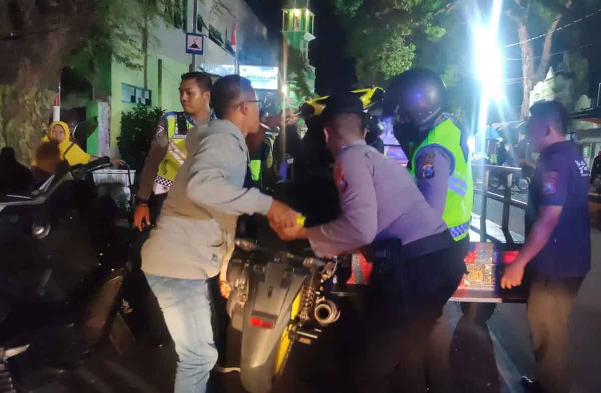 Petugas dari Polres Probolinggo Kota mengamankan puluhan motor dan belasan pemuda yang hendak melakukan balap liar.
