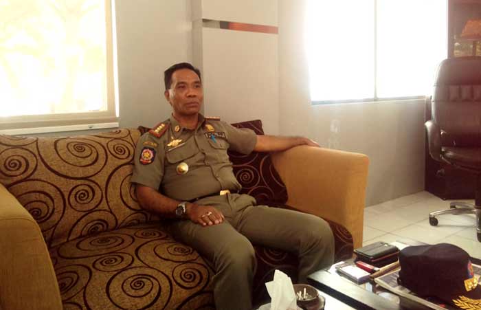 Kasatpol PP Anacleto Da Silva saat ditemui di ruangannya.