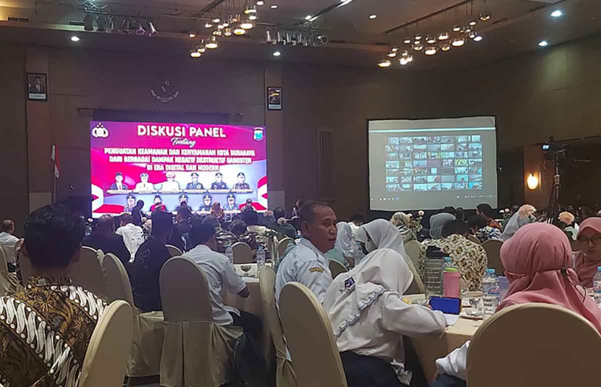 Seminar Penguatan kenyamanan dan ketertiban Kota Surabaya, di Hotel Mercure, Raya Darmo Surabaya, Rabu (14/12/2022).