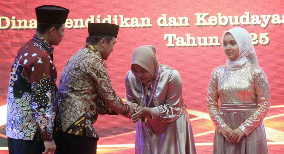 Wali Kota Pasuruan saat peresmian peluncuran program Sekolah Prime di Gedung Kesenian Darmoyudho.