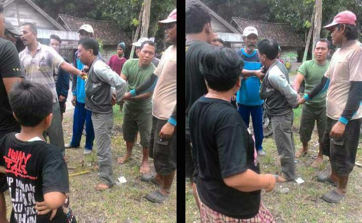 Kondisi pelaku saat ditangkap dan dipukuli warga. foto: AHMAD/ BANGSAONLINE