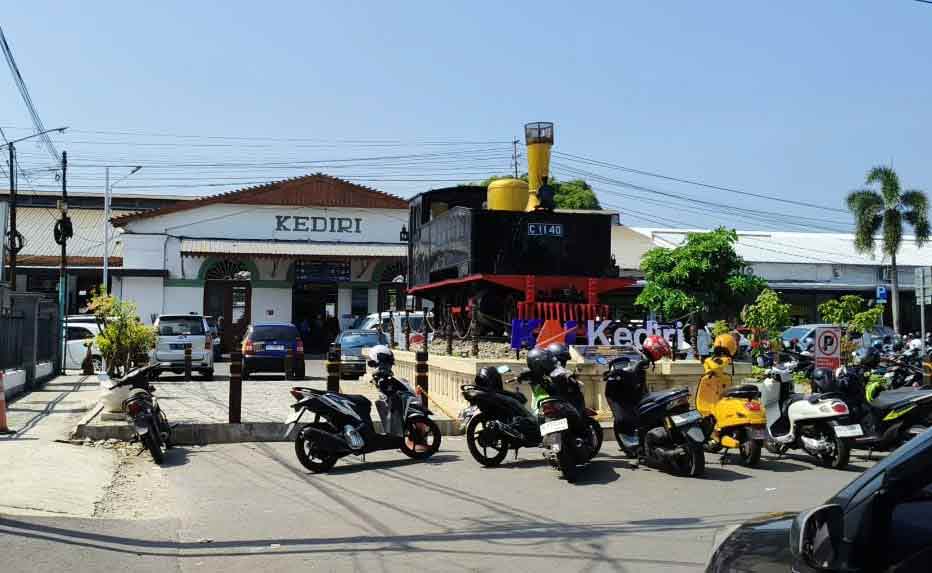 Stasiun Kediri menjadi stasiun dengan volume kedatangan tertinggi ke 2, pada Libur Peringatan Tahun Baru Islam 1447 Hijriah. Foto: Muji Harjita.
