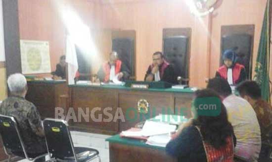 Sidang putusan kepengurusan klenteng. foto: GUNAWAN/ BANGSAONLINE