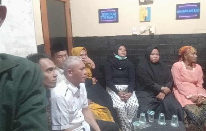 Terlapor dan korban saat dilakukan konfrontasi di Mapolres Sumenep.