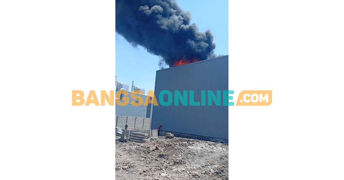 Pabrik Rokok di Pasuruan Terbakar, Kerugian Ditaksir Capai Miliaran Rupiah