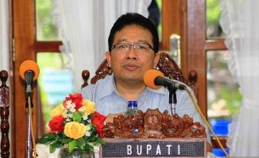 SIAP. Bupati Bojonegoro, Suyoto mengaku siap mengasuh anak-anak Rohingnya. Foto: Eky Nurhadi/BANGSAONLINE
