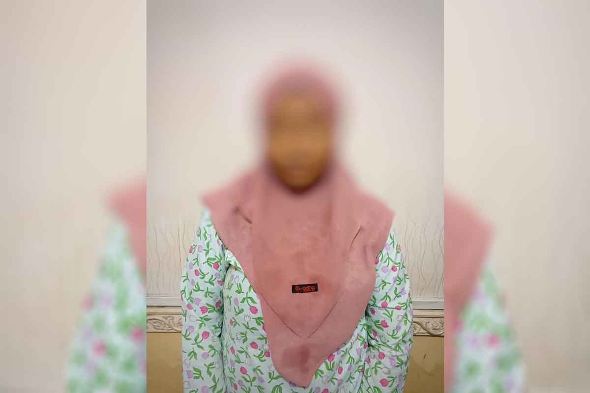 Pelaku pembuangan bayi di tempat sampa yang diamankan oleh Polres Probolinggo Kota.