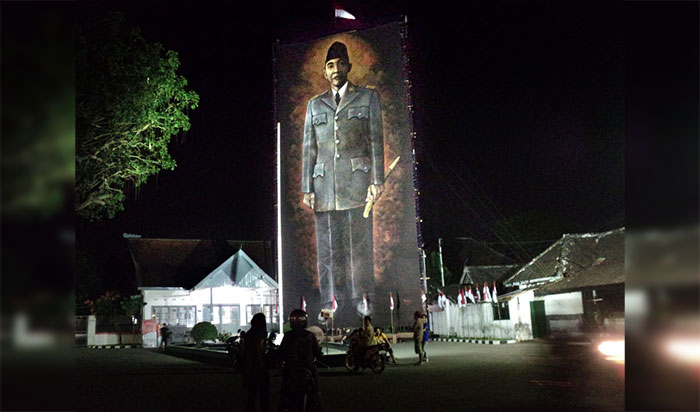 Salah satu lukisan Bung Karno yang ikut dipamerkan di Situs Ndalem Pojok. Foto: Ist