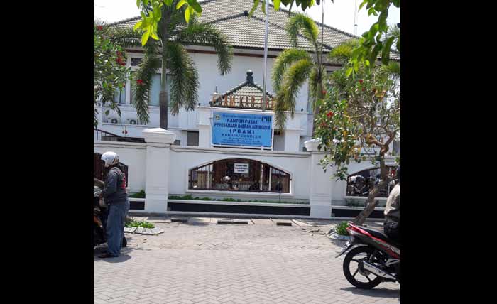 Kantor PDAM Gresik, di Jalan Permata, Kebomas. foto: syuhud/ BANGSAONLINE