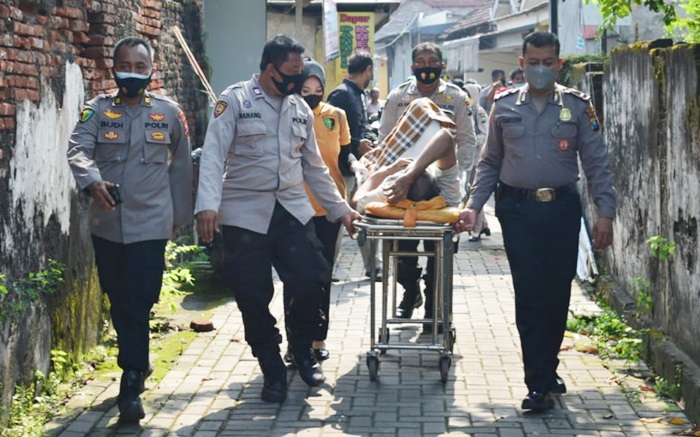 Sempat Viral Akibat Stroke, Pensiunan Polisi di Sidoarjo Akhirnya Dibawa ke Rumah Sakit