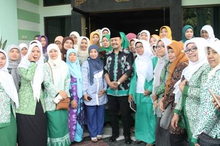 Fatayat NU dan Gus Ipul