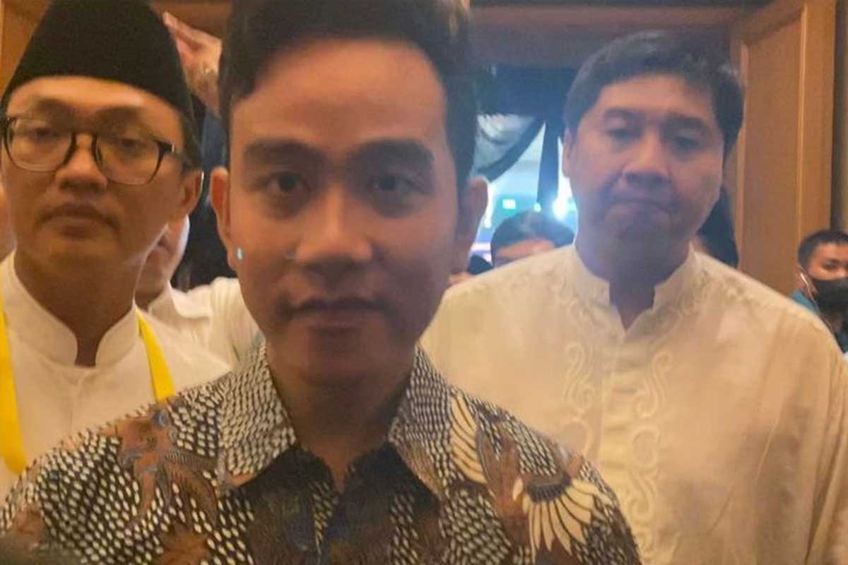 Calon wakil presiden terpilih,  Gibran Rakabuming Raka, saat ditemui di Ritz Carlton Hotel, Jakarta, Senin (25/3/2024). Foto: Kompas.com