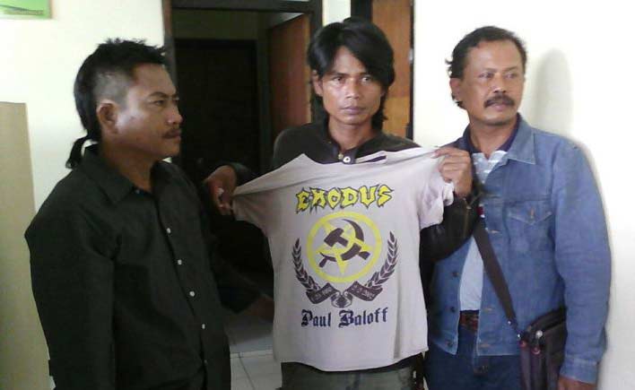 Siyari saat diamankan di Polsek Kepanjen, Malang.