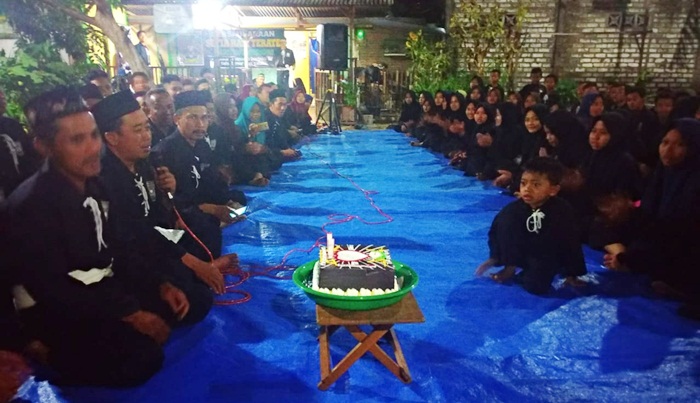Peringati Malam 1 Suro, Warga PSHT Senori Gelar Tirakatan dan Doa Bersama