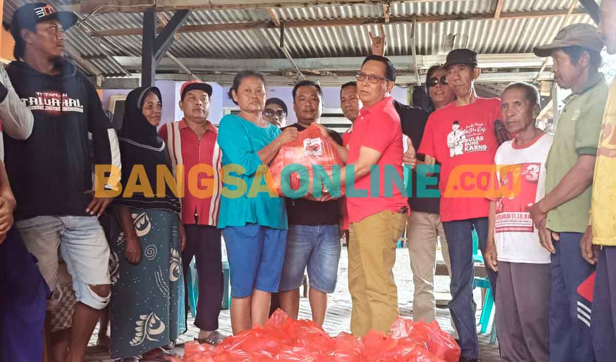 DPC PDIP Kabupaten Kediri Salurkan Sembako untuk Korban Puting Beliung di Besowo
