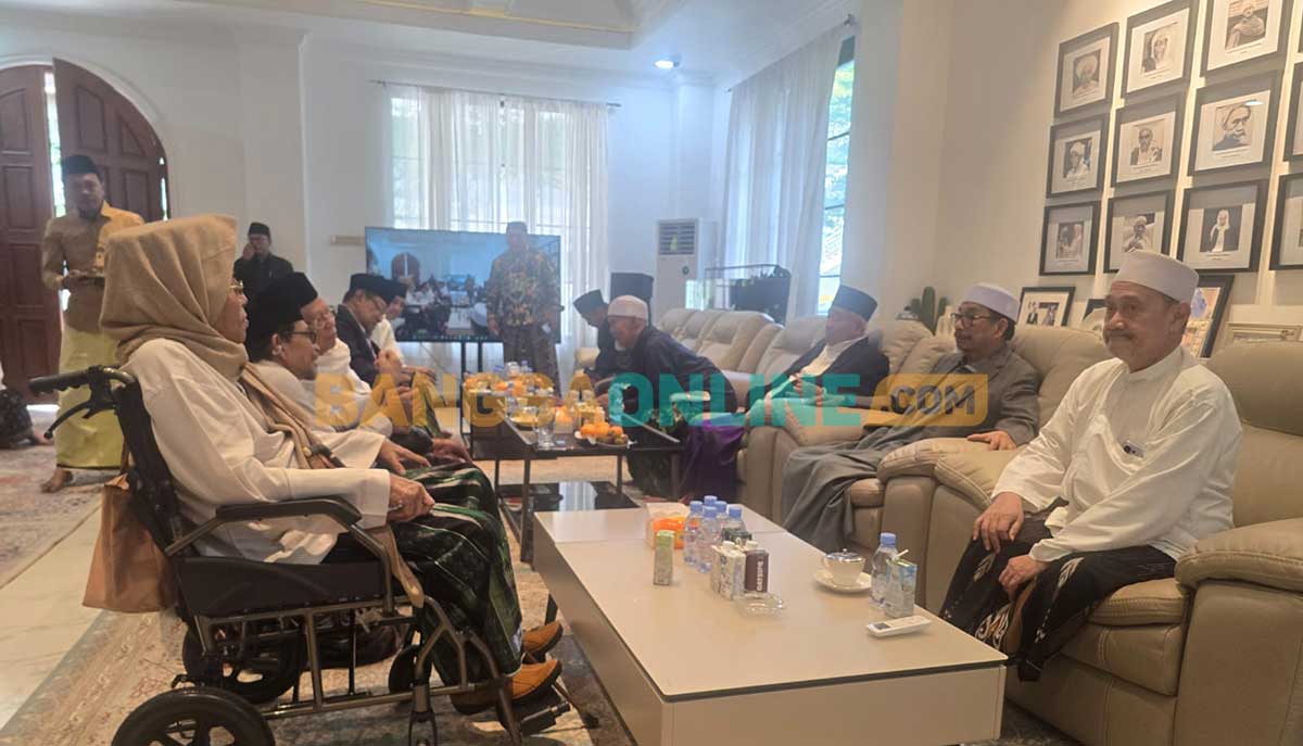 jelang-pembukaan-munas-konbes-nu-nanti-malam-kiai-kiai-bertemu-di-ndalem-gus-da-ploso