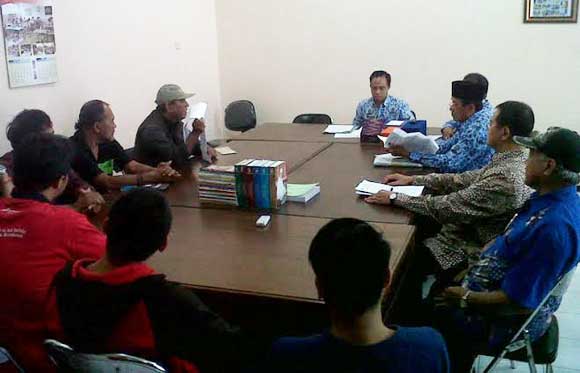 LK2P saat audiensi dengan Dindikpora. foto: galih/BANGSAONLINE