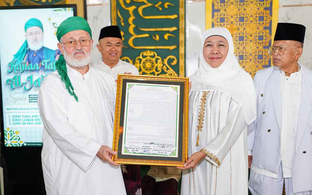 Keunggulan Tafsir Al Jailani Dibedah, Khofifah Berterima Kasih ke Syeikh Fadhil