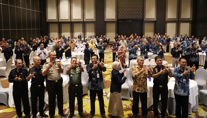 Bupati Sambari bersama pejabat Forkopimda saat hadiri dalam rapat koordinasi sensus penduduk 2020. Foto: ist