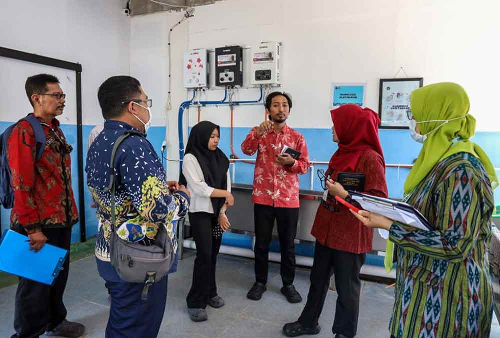 Tim Gabungan saat melakukan Survei Lapangan ke SPPG MBG Kota Kediri. (Ist)