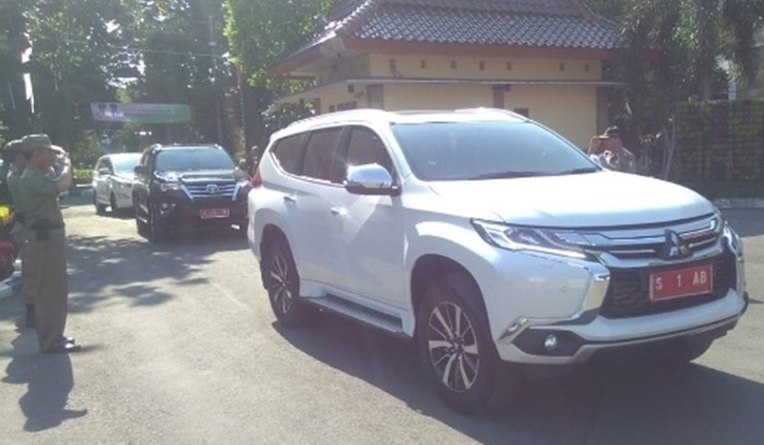 Mobil dinas Bupati Bojonegoro, Mitsubishi Pajero warna putih. foto: ist. 