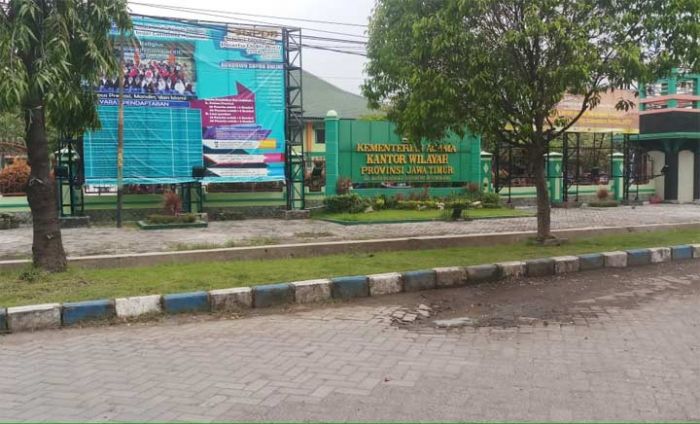 Kantor Wilayah Kementerian Agama Jawa Timur di Jl. Juanda, Sidoarjo. 