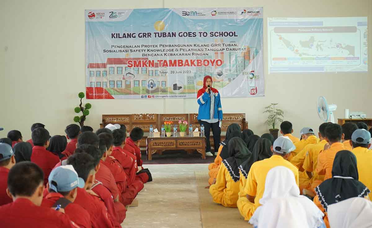 Kilang GRR Tuban Goes to School di SMKN 1 Tambakboyo.