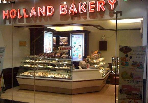 alah satu out let Hollad Bakery di Jalan Kertajaya Surabaya, Jawa Timur. Foto: www.kota.com 