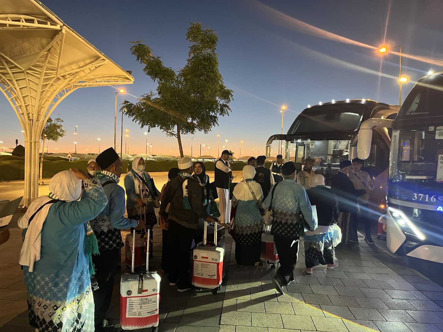 Kedatangan jemaah haji Indonesia di jalur fast track bandara Madinah