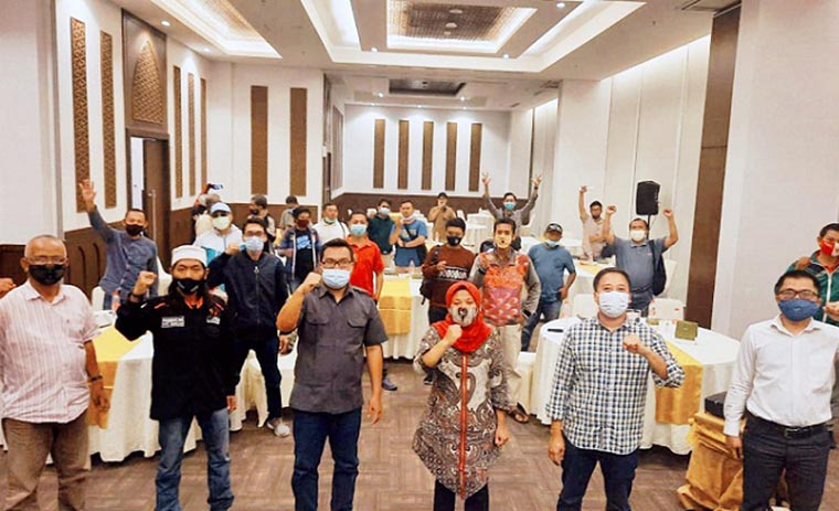 Bawaslu Gresik saat menggelar press release hasil evaluasi selama masa kampanye. foto: SYUHUD/ BANGSAONLINE