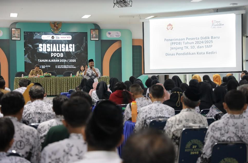 Mohammad Anang Kurniawan, Kepala Dinas Pendidikan Kota Kediri, saat memberi sambutan (dok. Ist)