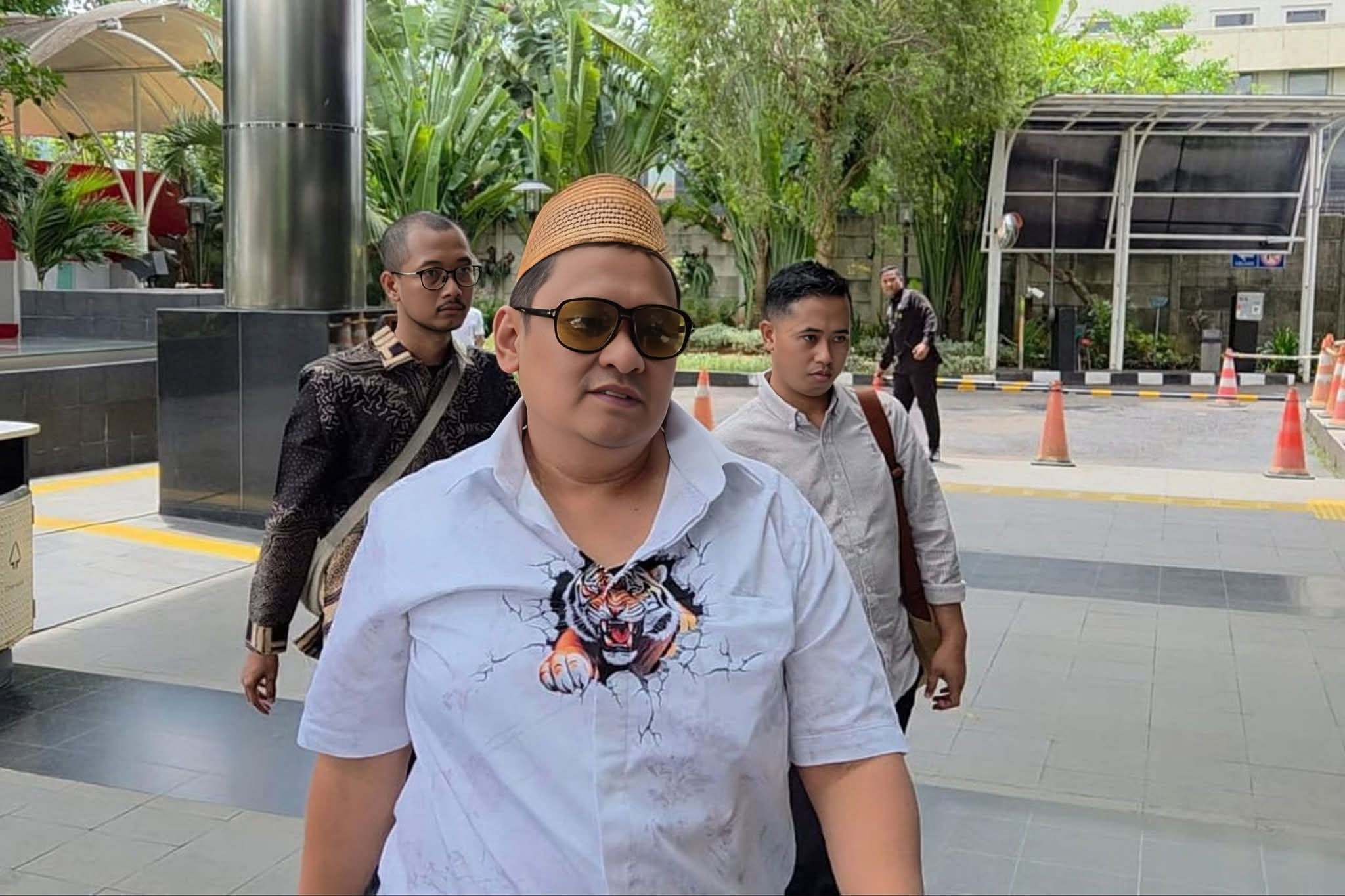 Haji Her saat memenuhi panggilan KPK