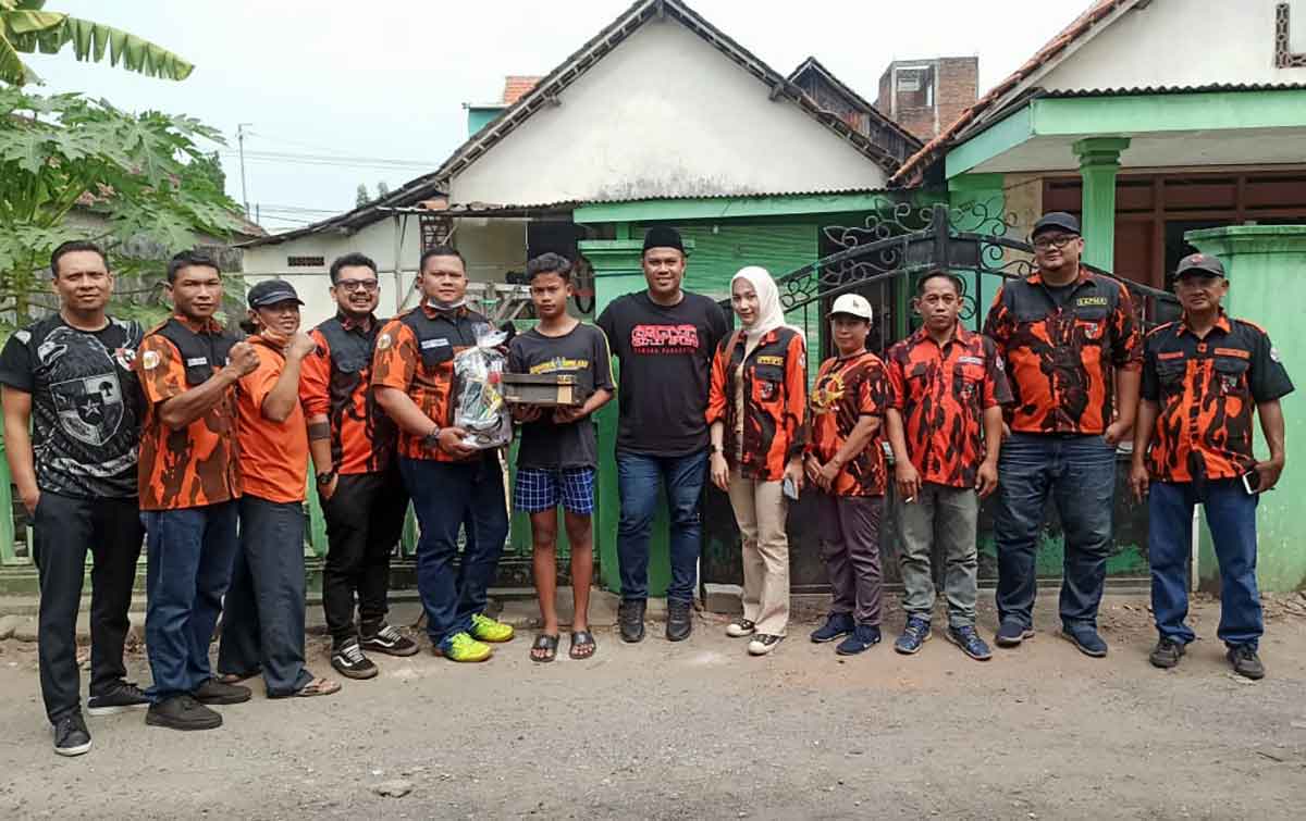 Sapma Pemuda Pancasila Sidoarjo Bantu Pelajar Kurang Mampu
