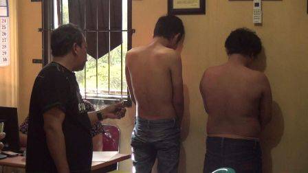 Dua pelaku diamankan polisi.