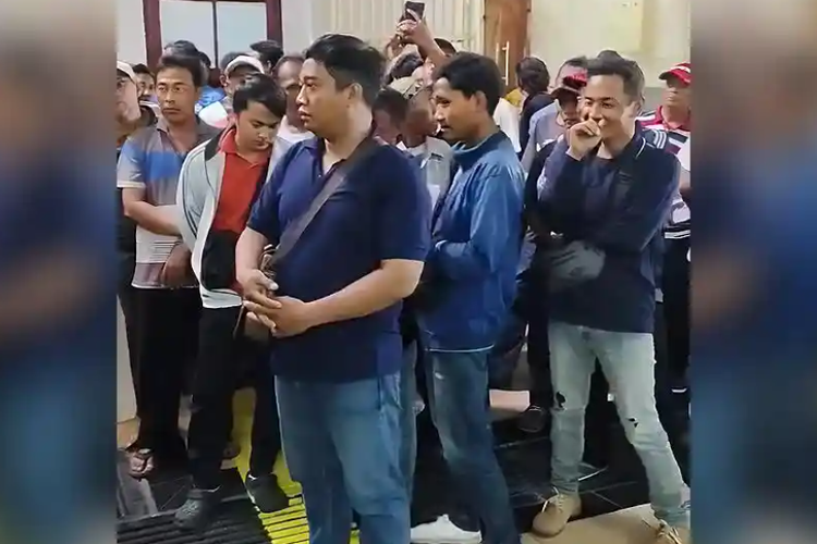 Jukir liar yang meresahkan warga saat menjalani sidang tipiring di PN Surabaya
