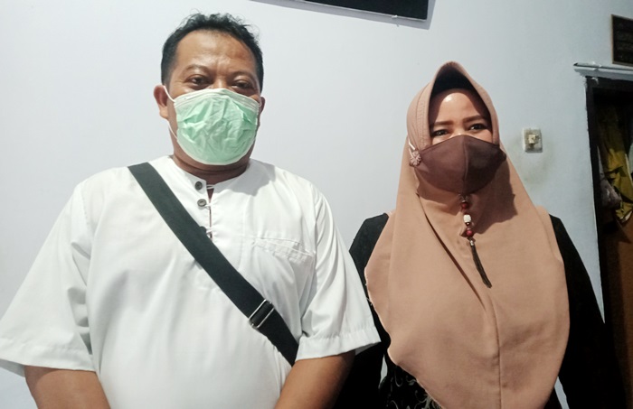 Cahyono bersama istri.
