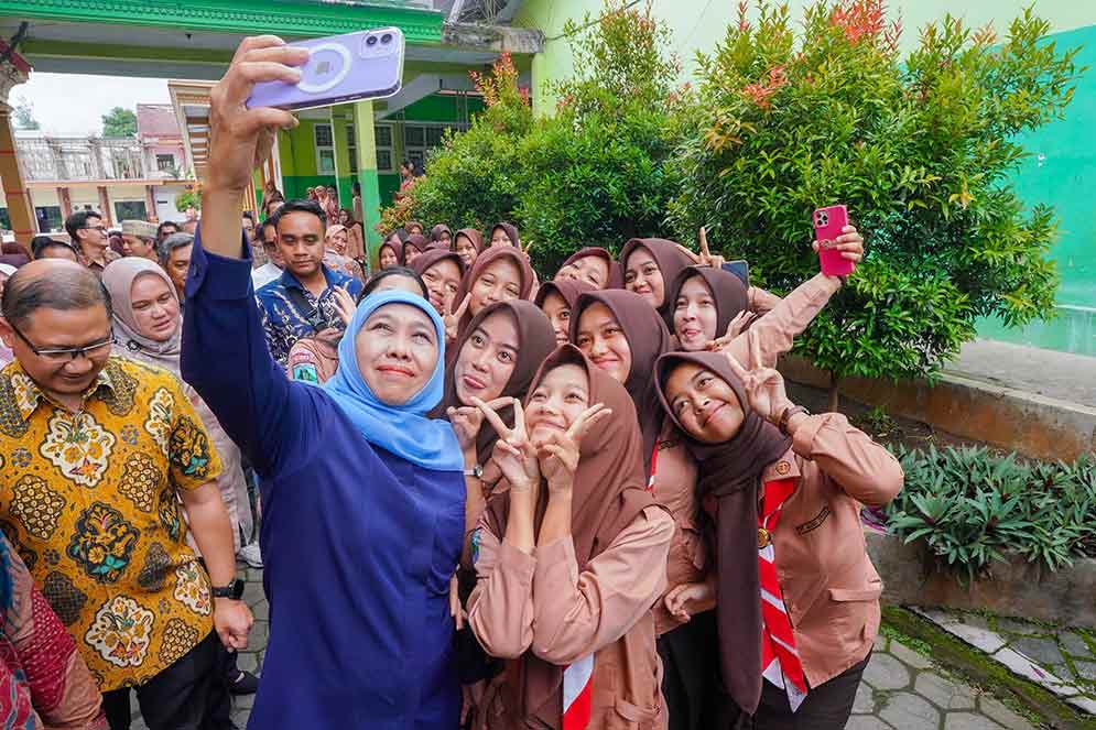 Khofifah Apresiasi SMAN 1 Dampit Malang, Dukung Ketahanan Pangan Melalui Program Sikap