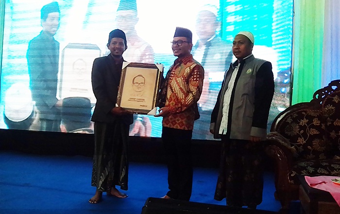 Kunjungi Asschol Bangkalan, Menakertrans akan Ciptakan Terobosan Pelatihan Bagi TKI