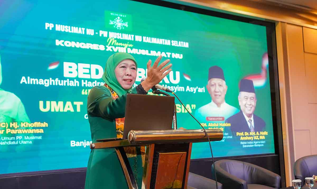 Ketua Umum PP Muslimat NU, Khofifah Indar Parawansa, saat memberi sambutan.