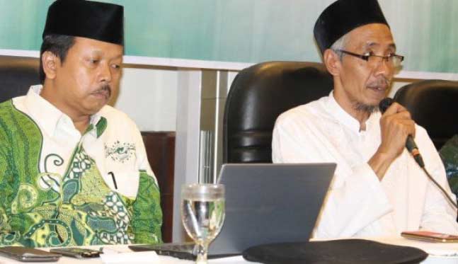 KH Ubaidullah Shodaqoh, Rais Syuriah PWNU Jateng (kanan) dan Muhammad Arja, Sekretaris PWNU Jateng.